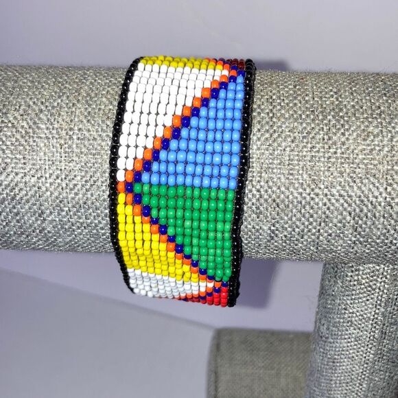 Aztec Triangle Micro Bead Geometric Patterned Bracelet Multicolored 6.25 x 1 in - Picture 11 of 12